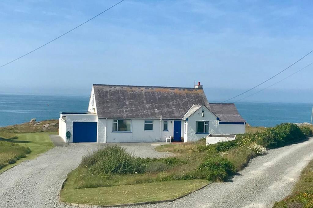 Ty Camp- 4 Bed Sea Front - Ravenspoint Road Villa Trearddur Exterior foto